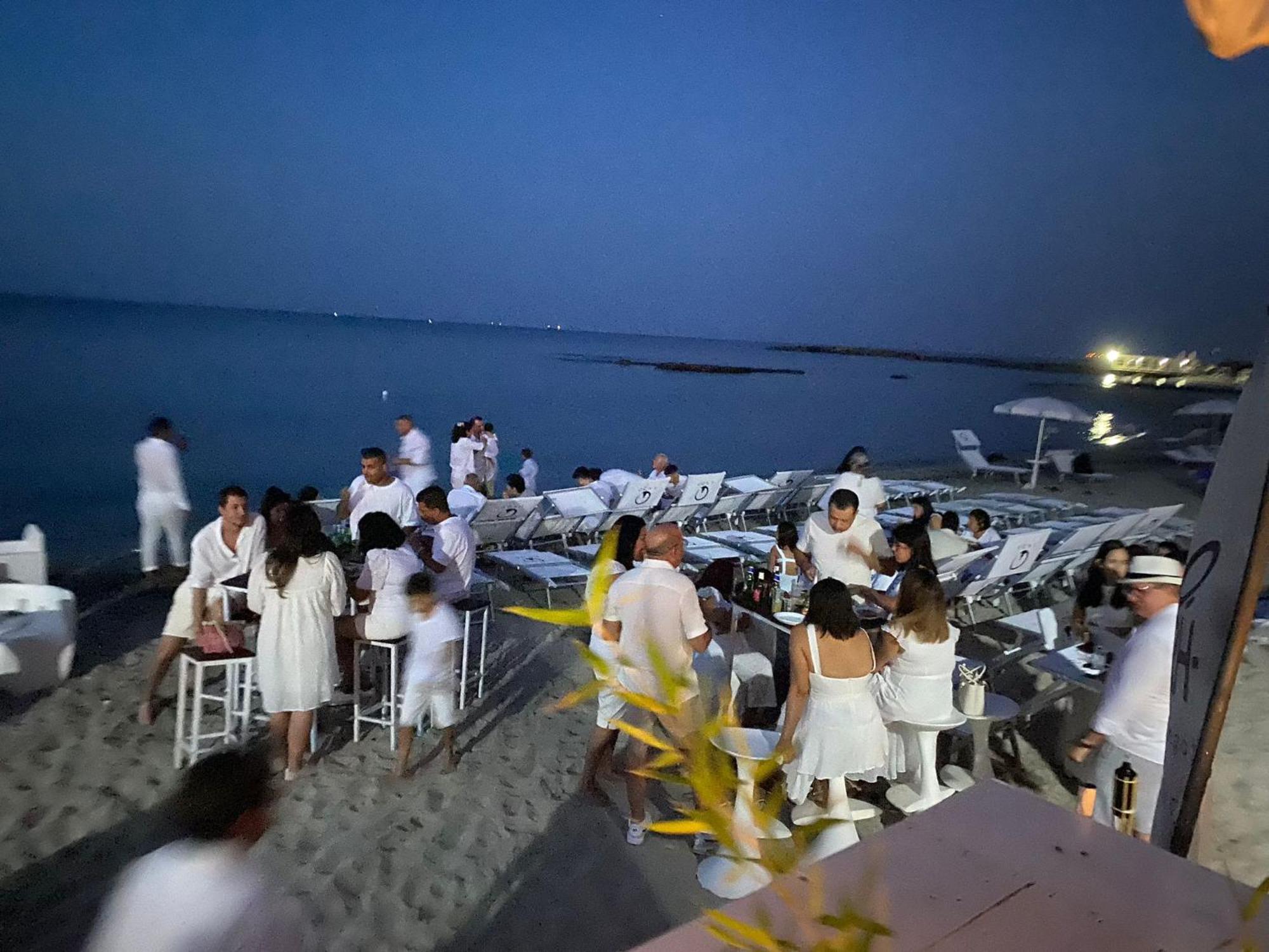Casa Vacanza B&G เลชเช ภายนอก รูปภาพ