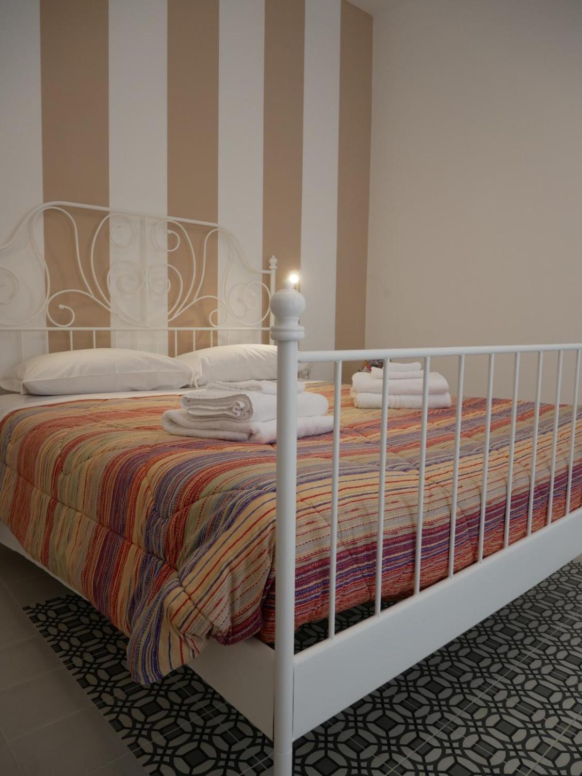 Casa Vacanza B&G เลชเช ภายนอก รูปภาพ